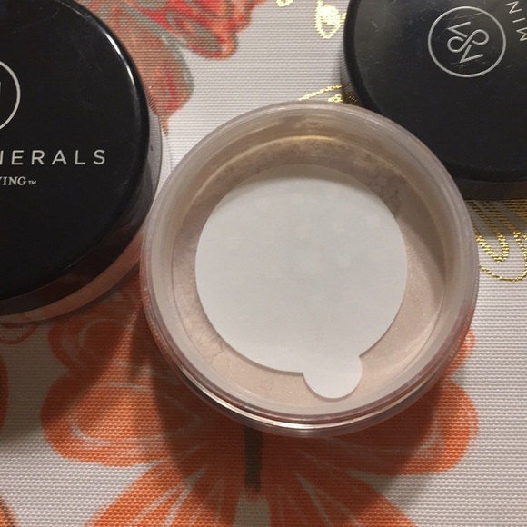 x1 Savvy Minerals Young Living Veil Powder Diamond Dust - Picture 2 of 4